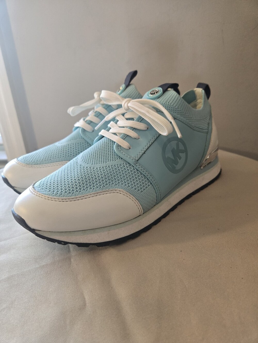 Michael Kors MK Women’s Sneakers Size 9.5M Aqua Blue White Knit Lace-Up Shoes